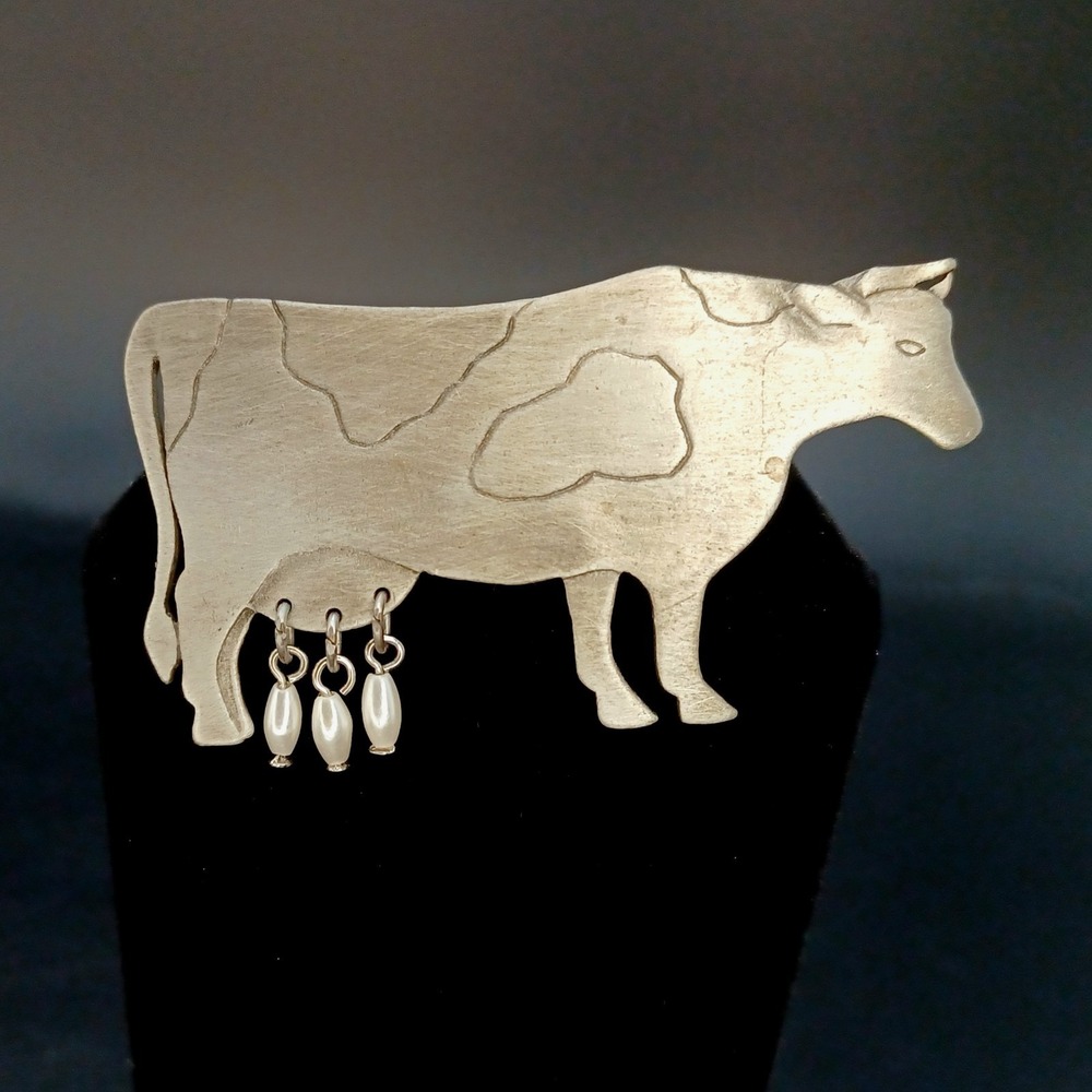 Vintage JJ Jonette Cow Brooch Silver Tone Faux Pearl Udders Country Farm 80s Pin